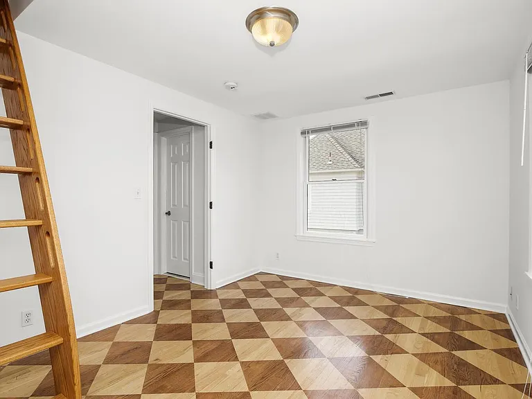 72 Orchard St — Photo 8