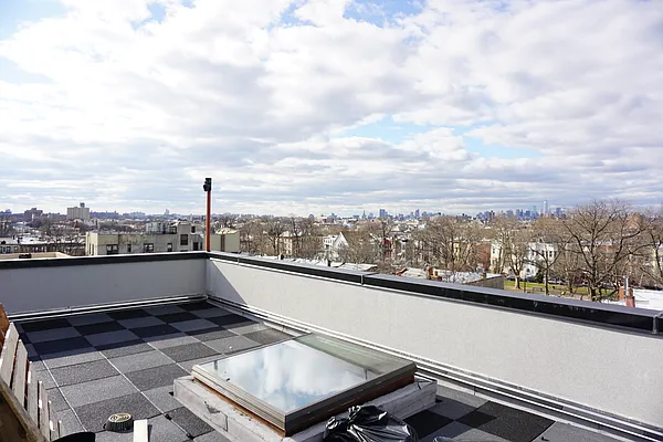 Rented by Rennit Inc. | media 9