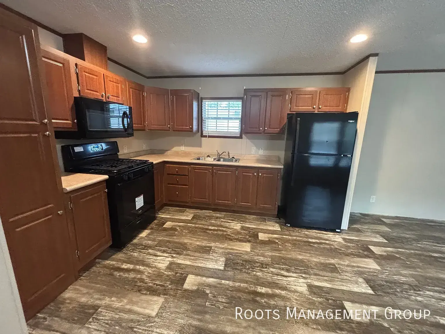 3 Bed 2 Bath Home Available for Lease at Pasadena MHC - Apply Now! — Photo 2