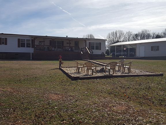 3rd image of 195 Meadowcreek Dr