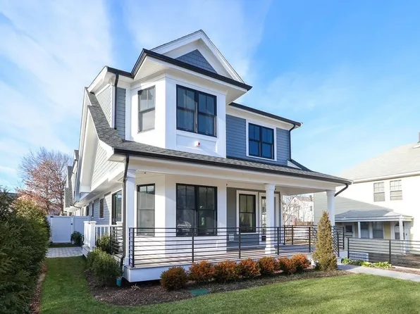 264 Pearl St #A, Newton, MA 02458