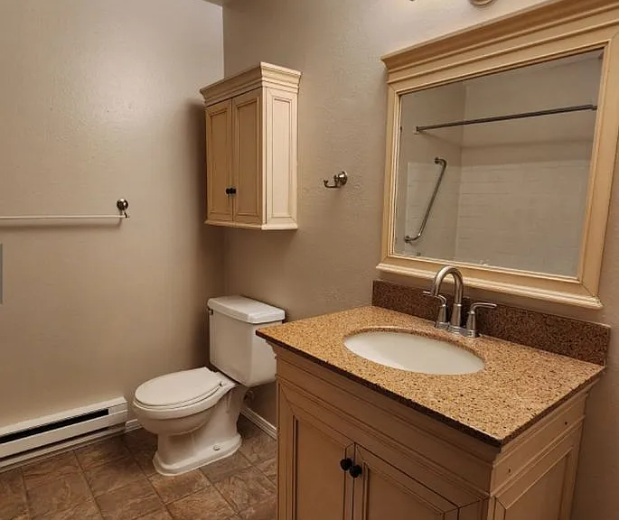 Alpha Park Apartments — Photo 17