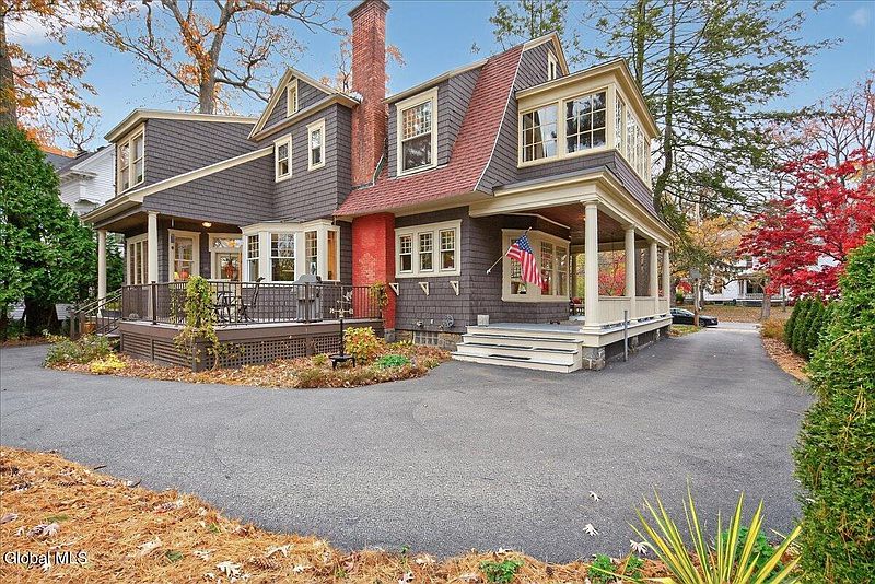 5th image of 1204 Rugby Road