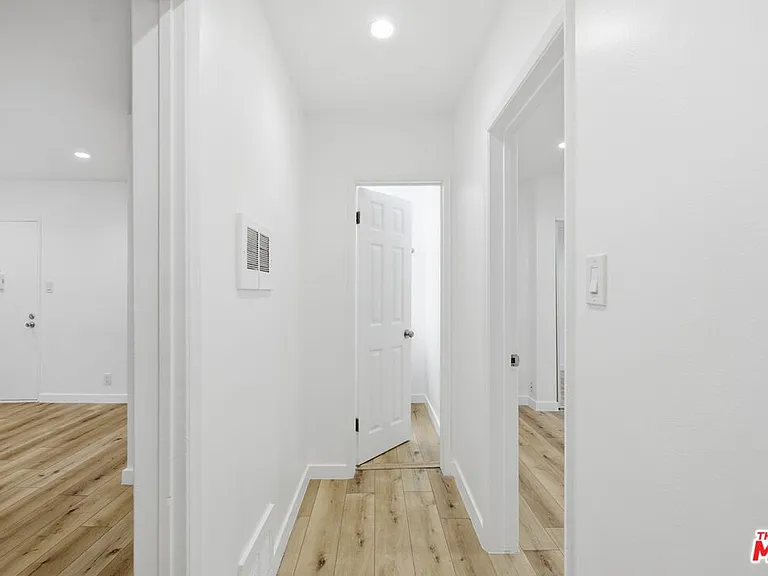 4916 Hazeltine Ave #2 — Photo 14
