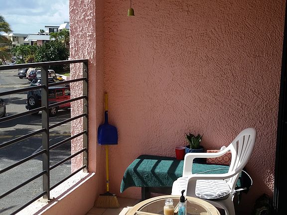 9C Outdoor Patio