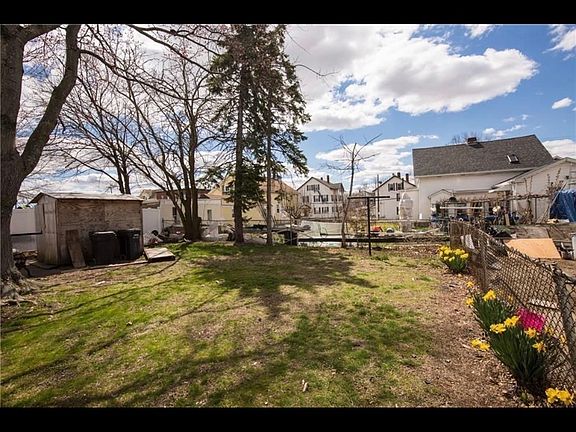 2nd image of 35 Laurel St Floor 3