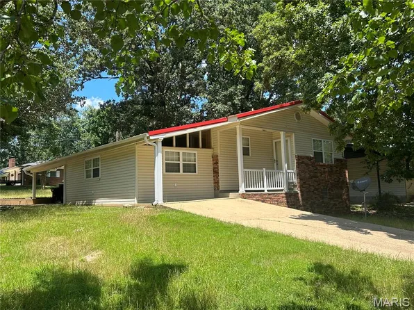 2011 Woodland Dr, Poplar Bluff, MO 63901