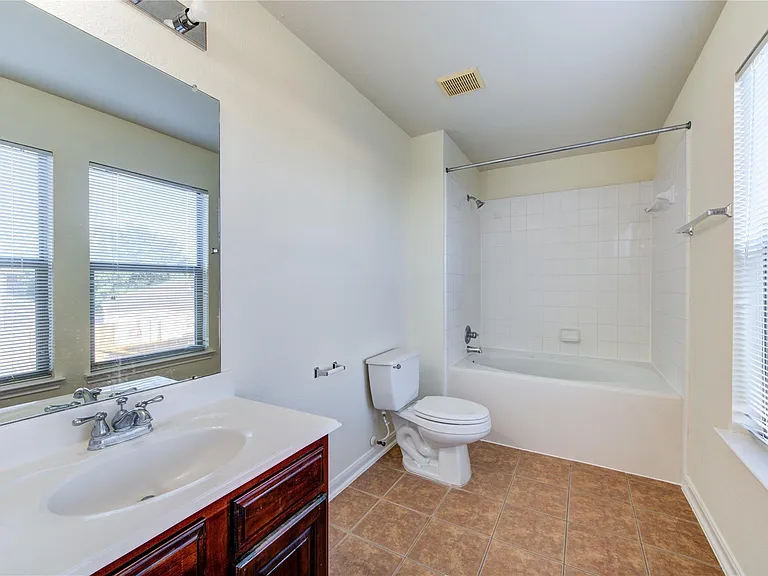 15326 Mission Oak Dr — Photo 18