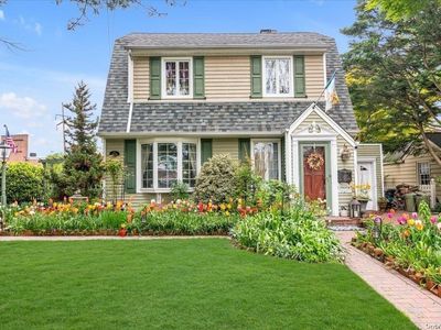 7 Chester Avenue, Garden City, NY, 11530