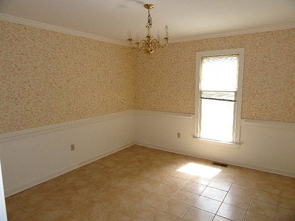 5th image of 3437 Weatherstone Dr