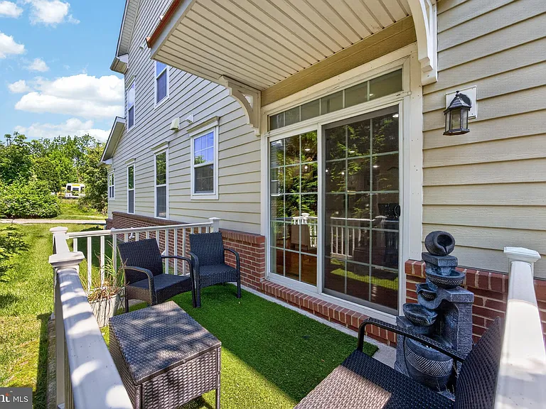 121 Shilling Ave — Photo 6