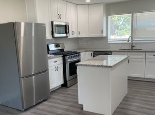 205 E Randol Mill Rd, Arlington, TX 76011