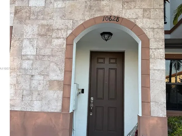 10628 W 33rd Way, Hialeah, FL 33018