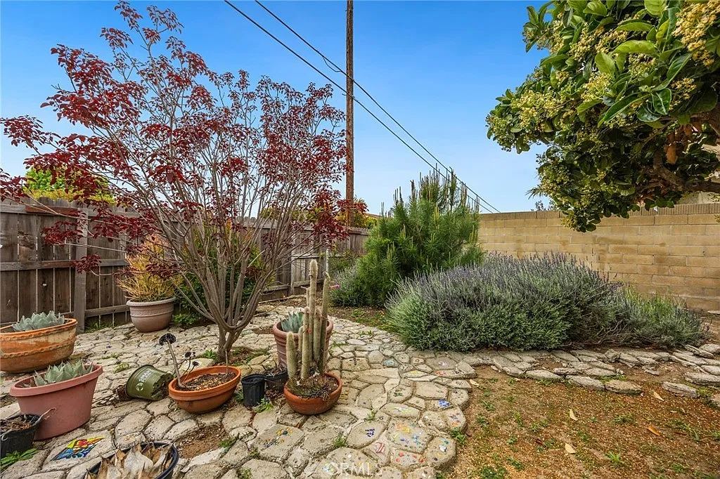 4 bed, 1412 sqft, $4,850 — Photo 4