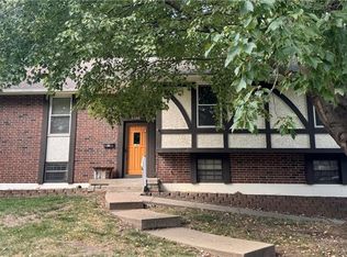 3316 S Phelps Rd, Independence, MO 64055