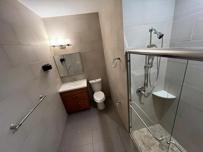 50 Oak St #14E — Photo 6