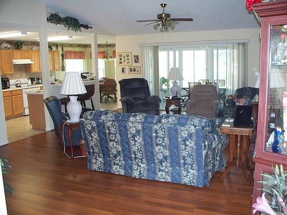 3rd image of 1027 Meadowbend Dr