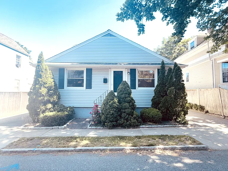25 1/2 Thurston Ave #B — Photo 1