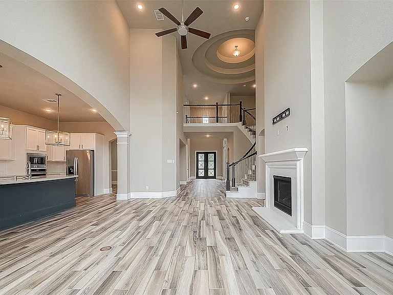 115 N Winter Sunrise Cir — Photo 18