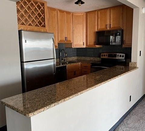 5th image of 1660 N Prospect Ave Floor 24