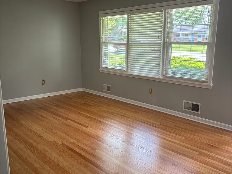 308 Bellevue Ave — Photo 2