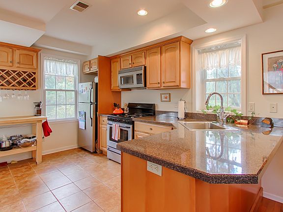 5th image of 16 Mendham Ave