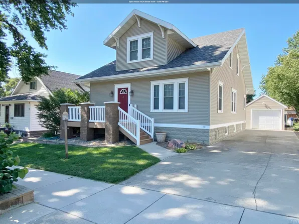 715 1st St SE, Le Mars, IA 51031