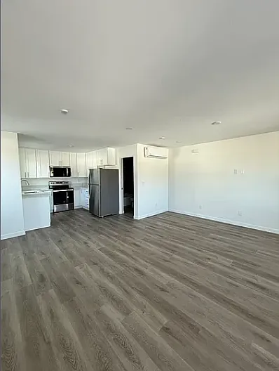126 1st Ave #3