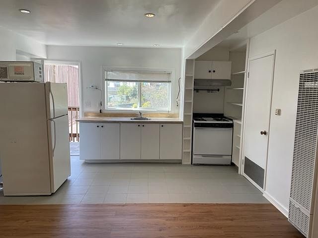 1st image of 61A Sussex St #61-A
