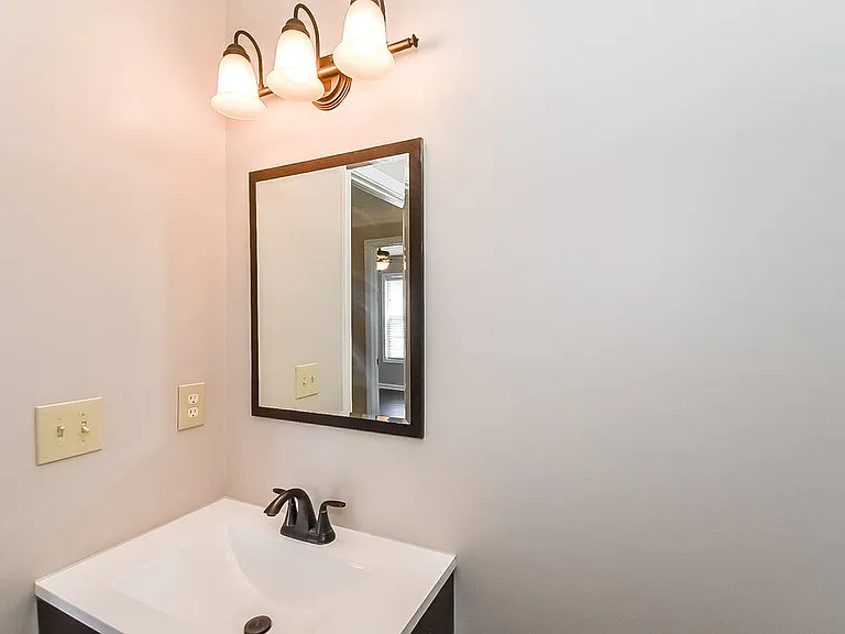 2091 Samantha Cir SW — Photo 16
