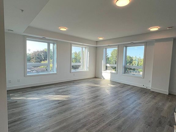 4th image of 26 Lowes Rd W #301