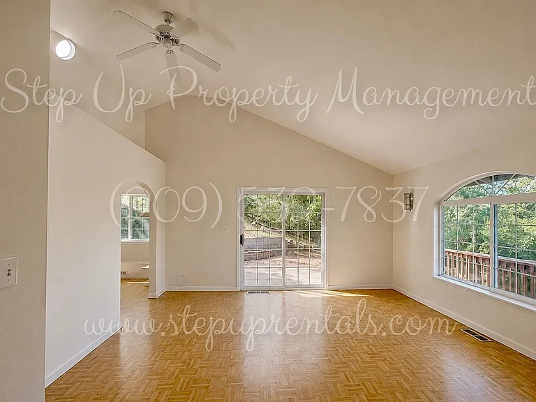 21767 Longeway Rd — Photo 6