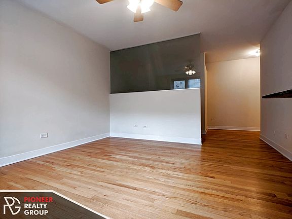 3rd image of 625 W Wrightwood Ave #625411