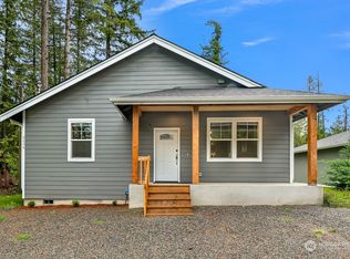 8454 Golden Valley Dr, Maple Falls, WA 98266