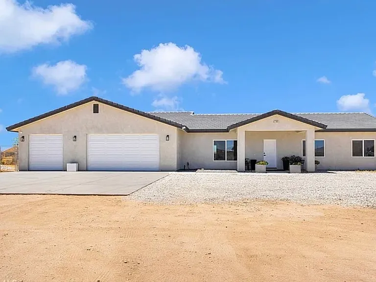 10770 Chipmunk Rd — Photo 6