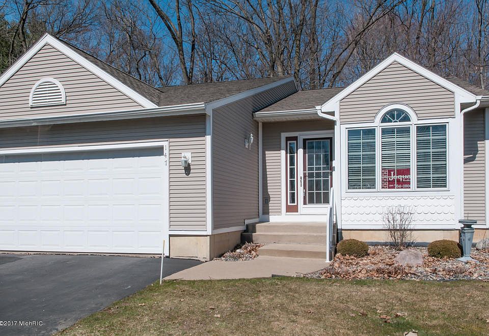 1st image of 147 Bridgewood Dr