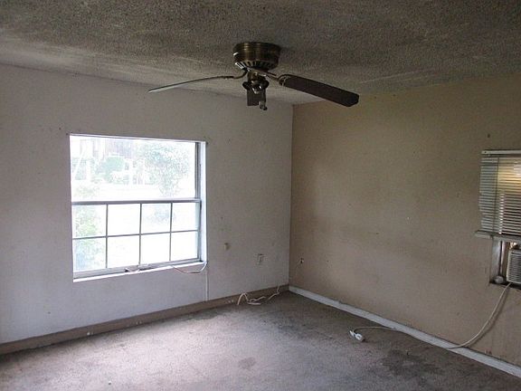 Additional Living Room