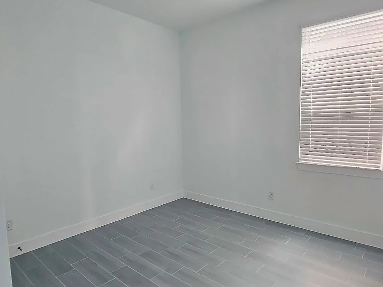 2235 Garden Arbor Ln — Photo 11