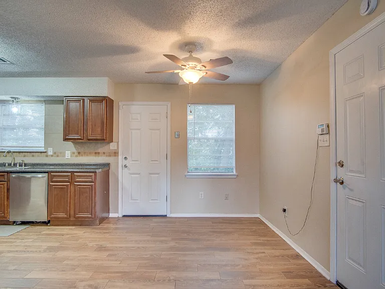 386 Quigley Rd — Photo 8