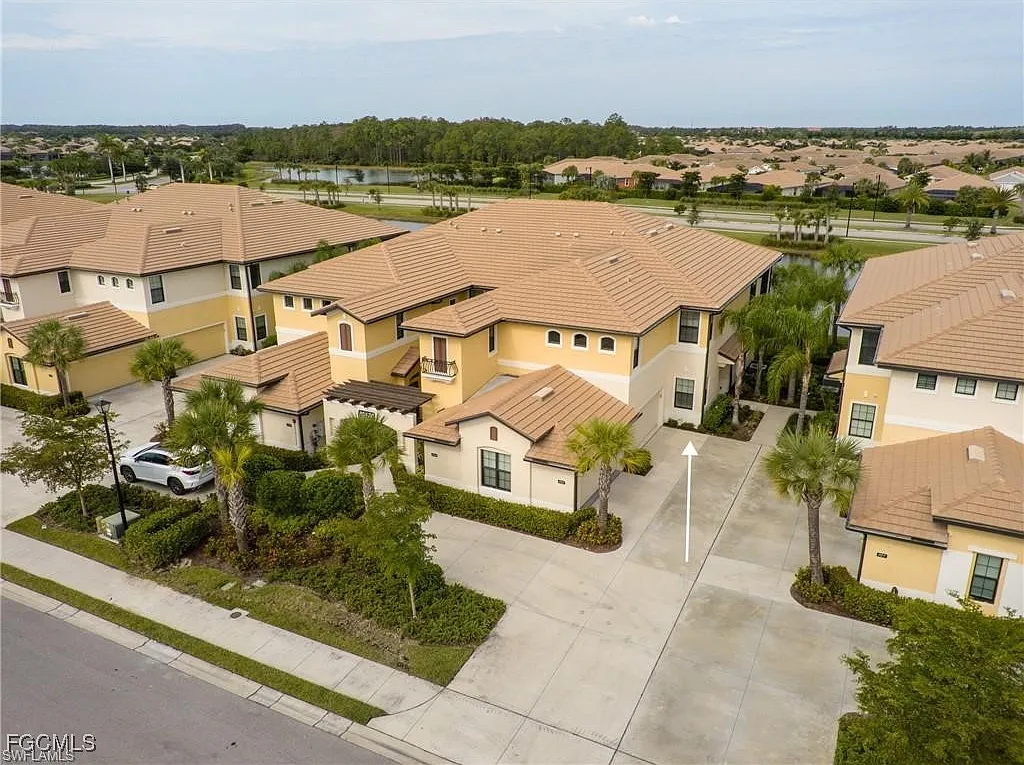 2 bed, 2.0 bath, 1722 sqft, $7,300 — Photo 1