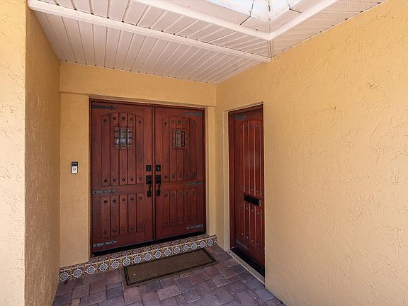 4th image of 5810 Bahama Shores Dr S