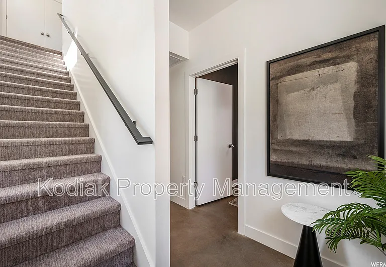 765 N 400 W #204 — Photo 14