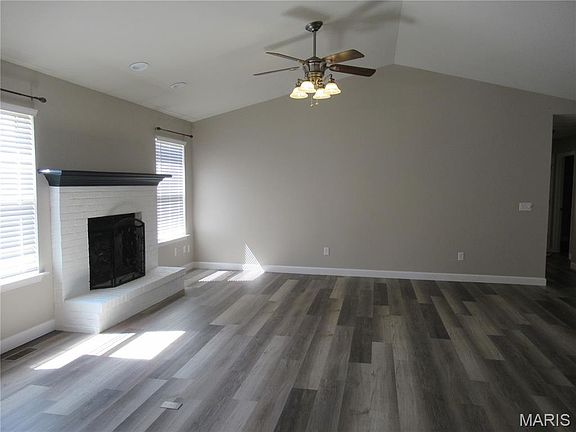 4th image of 2408 Mountain Peak Ct