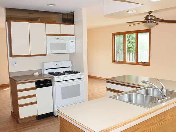 4th image of 18552 W Karen Ln