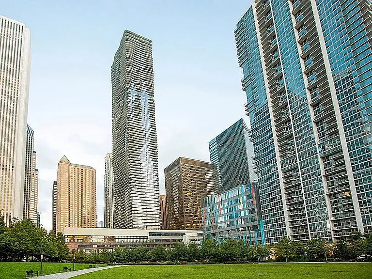 N Columbus Dr — Photo 21