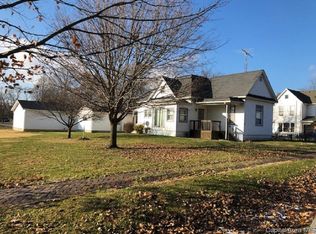 213 N Douglas St, Owaneco, IL 62555