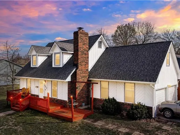 503 Dogwood Dr, Knob Noster, MO 65336