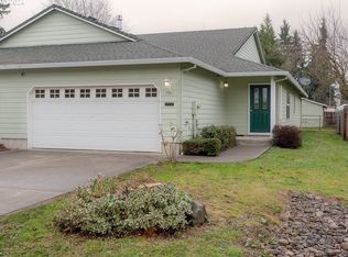 33883 E Columbia Ave, Scappoose, OR 97056