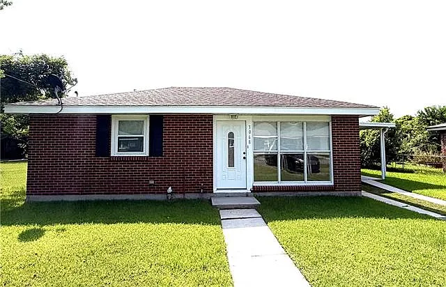3068 Effie St — Photo 1