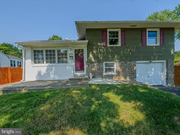1121 Brookwood Ln, Secane, PA 19018